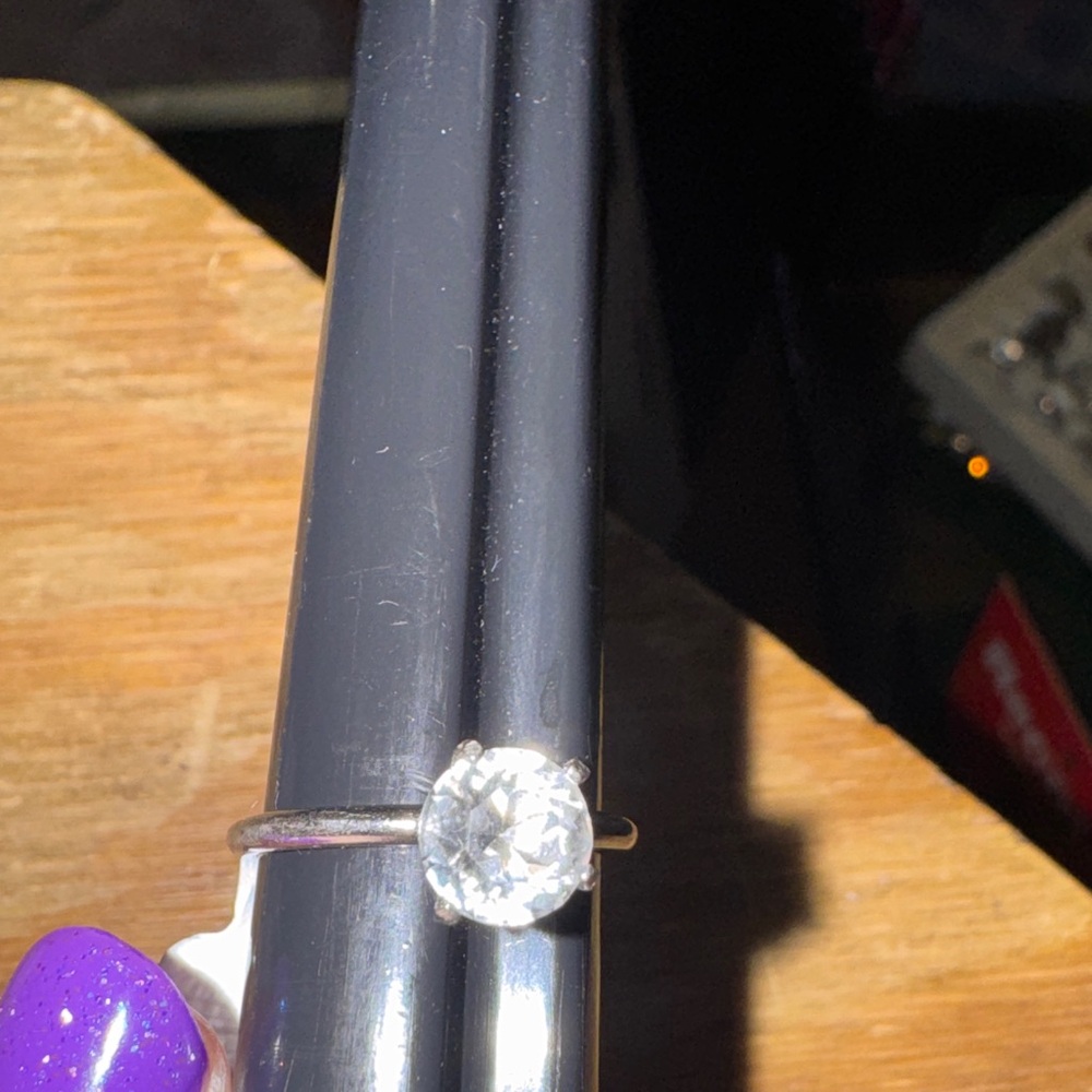 Consignment item… 
Elegant Silver Ring with Clear Gemstone
